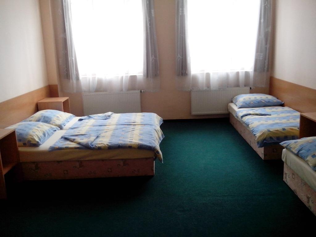 Kolbenka Hostel *